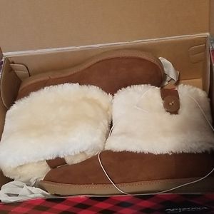 BRAND NEW "BROWN SUEDE BOOTS"